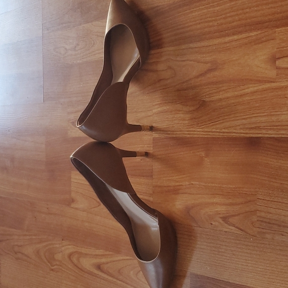 Aldo Brown Nude Heels Faux Leather Pumps - Picture 2 of 3